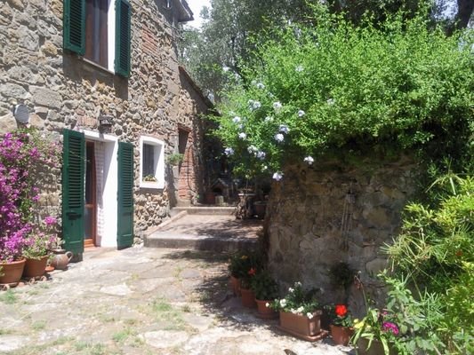 Landhaus auf den Hügeln von Lamporecchio - Pistoia Toskana