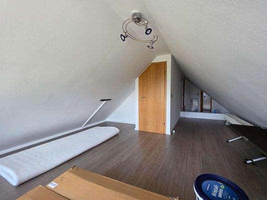 Wohn- Schlafraum DG a