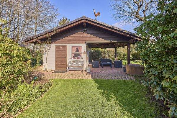 Idyllisches Gartenhaus