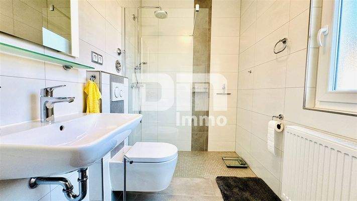 EG Badezimmer Dusche ebenerdig