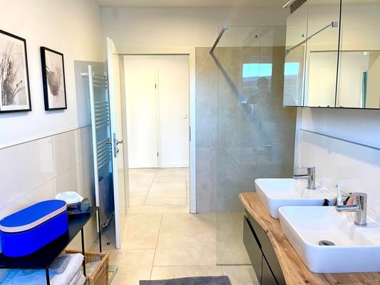 Badezimmer EG