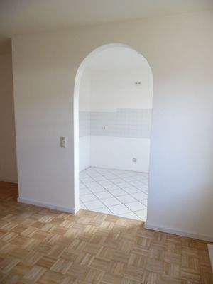 Blick von Wohnen in die Küche