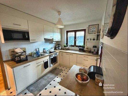 Teilansicht moderne Küche mit Einbauschränke