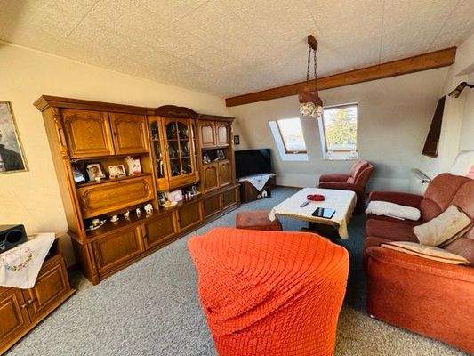 Wohnzimmer im Dachgeschoss     .jpeg