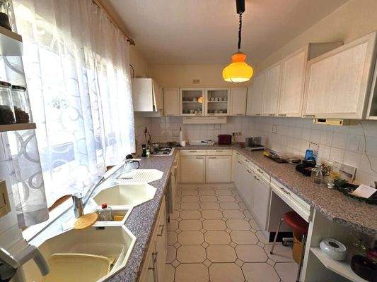 U-förmige Einbauküche