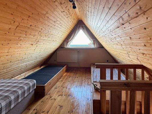 Spitzboden ausgebaut und beheizbar 