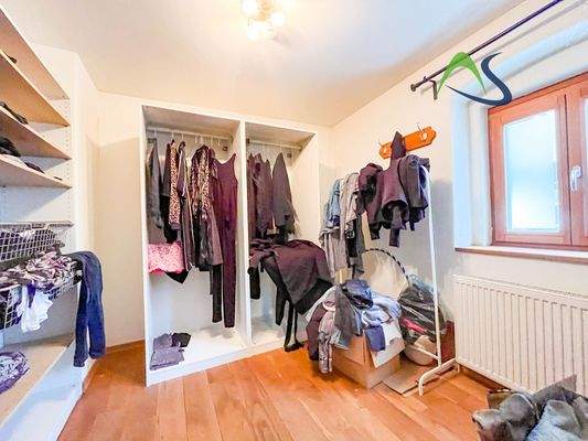 Ankleide / Kinderzmmer - OG