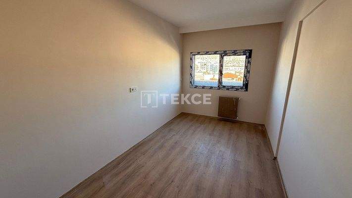 Apartments in a Building with Indoor Parking in İzmir Karşıyaka