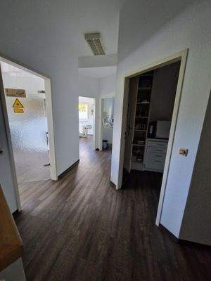 Zugang Behandlungszimmer UG