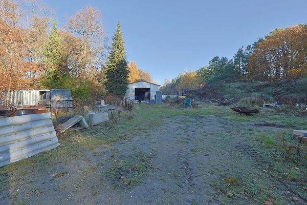 Hinterer Grundstücksteil mit Halle