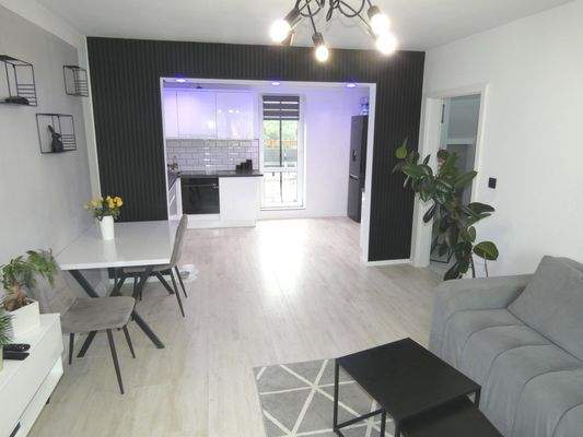 EG - Wohnen / Blick zum Küchenbereich