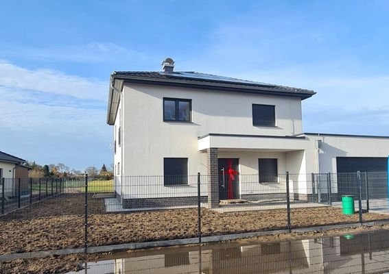 Hier ist ein von uns gebautes Haus-Beispiel 