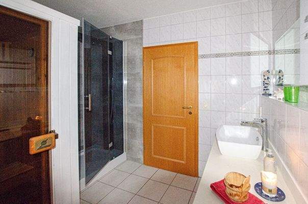 Badezimmer EG 04.jpg