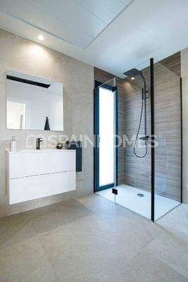 Private Villas with Pool in Los Montesinos Next to Park