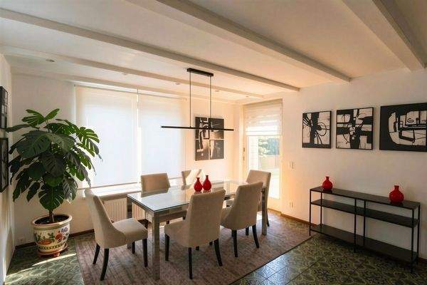 Esszimmer - (KI generiert)