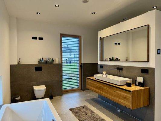 Badezimmer im Erdgeschoss