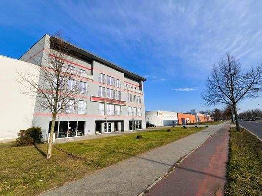 Vorderseite, Nachbar REWE