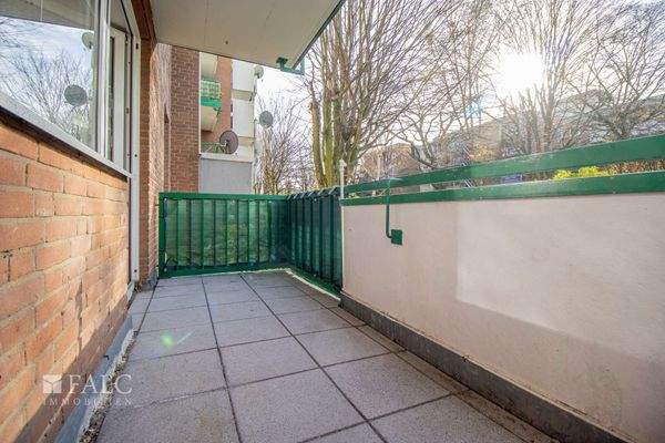 Ihr überdachter Balkon