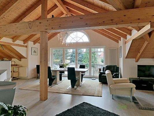 gigantischer Wohnbereich