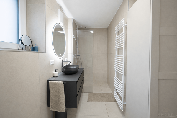 Modernes Tageslichtbad