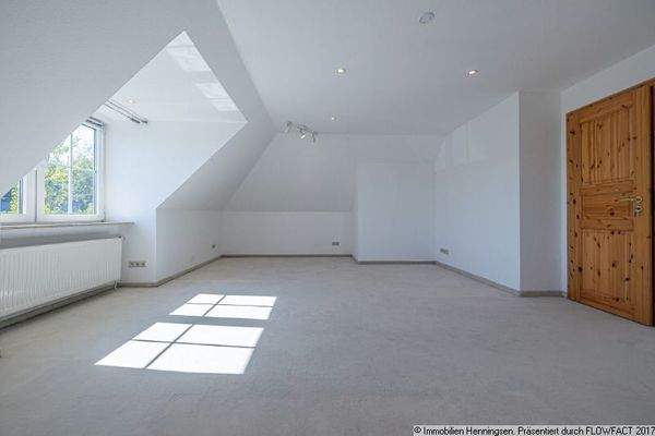 DG-riesiges Schlafzimmer2