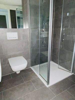 Modernes Badezimmer