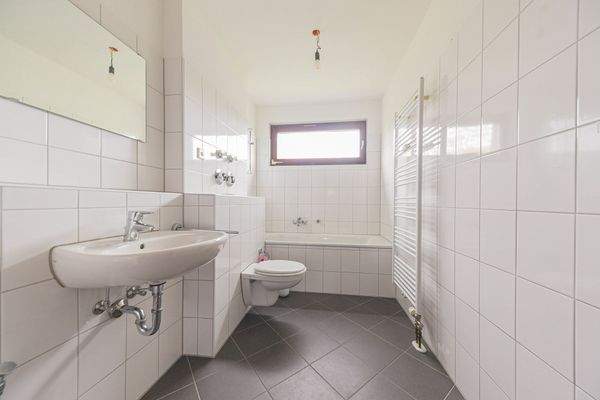 Badezimmer untere Ebene