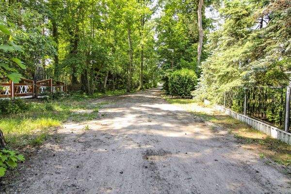 Straße vor dem Grundstück