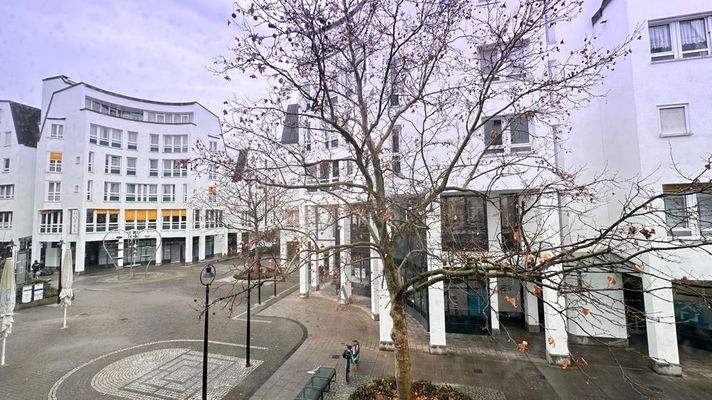 Ansicht Innenhof Kaiserpassage mit großer Werbefläche