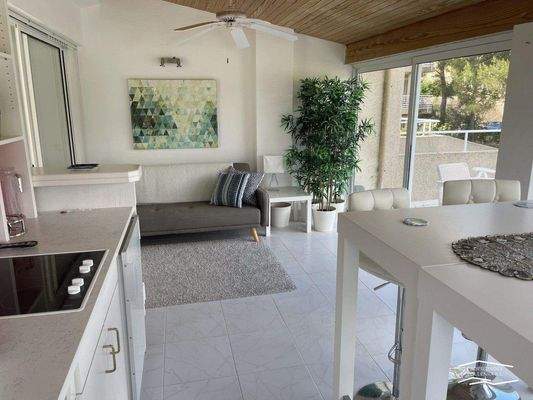 ESSZIMMER - ZUGANG TERRASSE.jpg