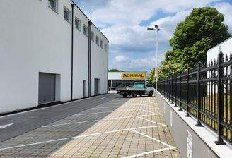 2 KFZ Abstellplätze