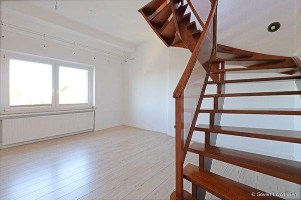 2.OG Raum mit Treppe