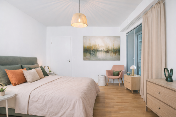 Schlafzimmer KI-basiert möbliert 