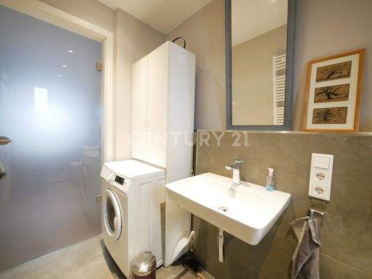 Tageslichtduschbad im Obergeschoss mit WM-Anschluss