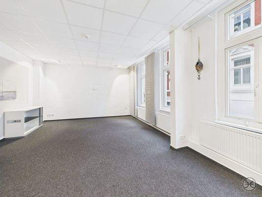 CAM05560G0-PR0017-STILL021