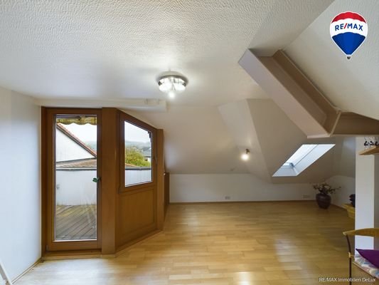 RE:MAX Immobilien DeLux Arbeitszimmer 2