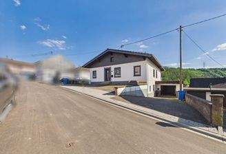 Frontansicht mit Garage