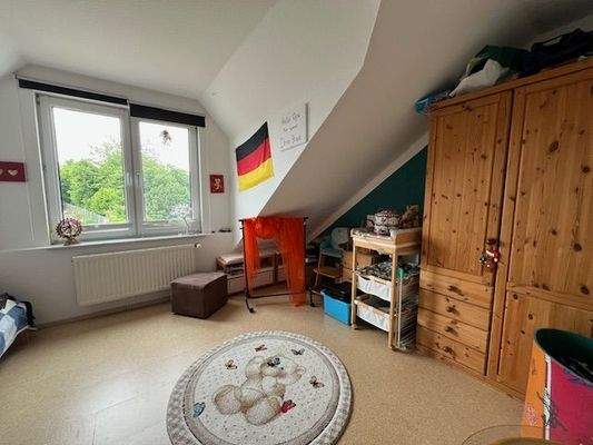 KINDER-/GÄSTE-/ARBBEITSZIMMER