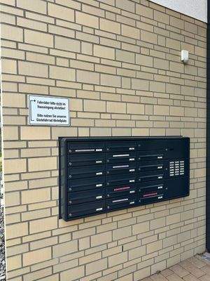 Briefkasten-& Klingelanlage