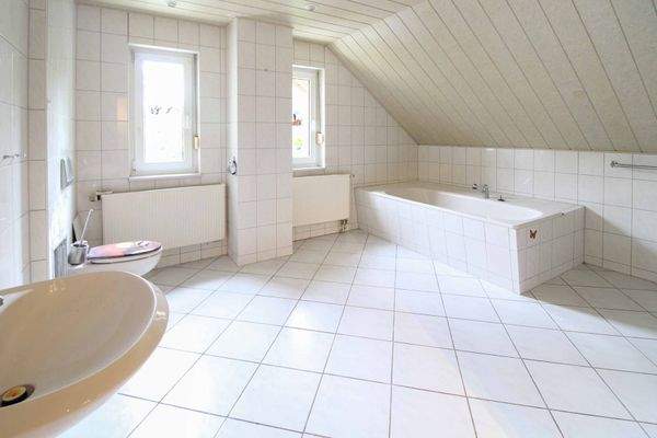 Bad Dachgeschoßwohnung