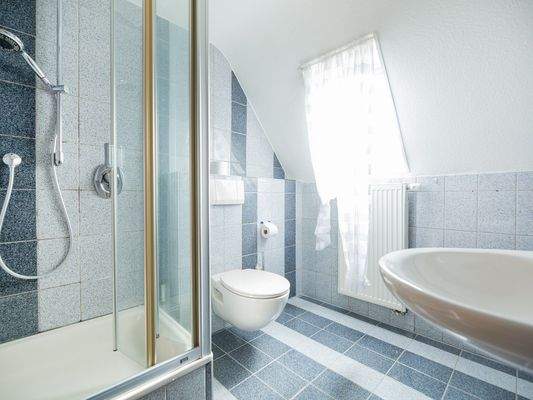 DG - Badezimmer Ansicht 1