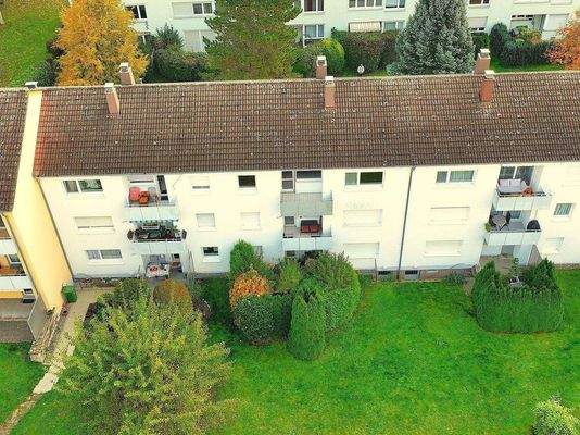 Hausansicht Westseite 2.OG Grünfläche u.  Balkon