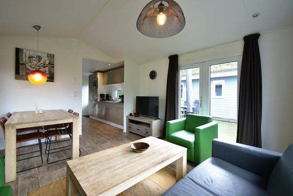 Chalet Bad Hoophuizen Wohnzimmer  04