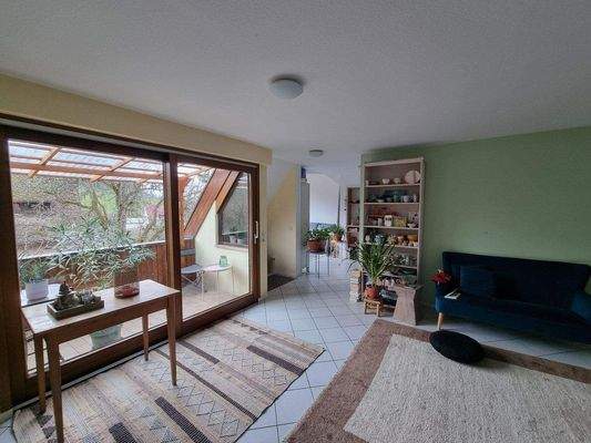 lichtvoller Wohnraum im DG