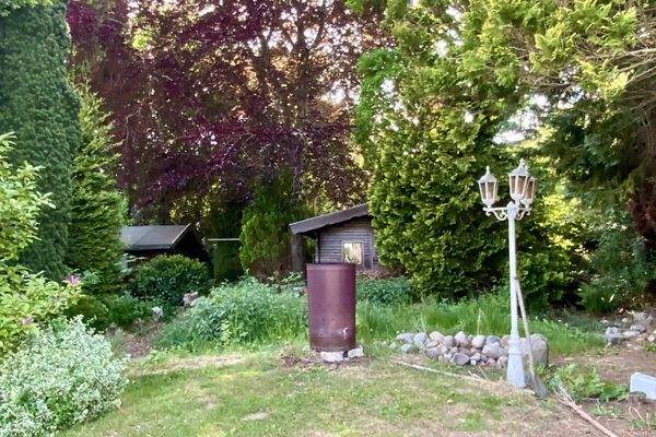 hinterer Garten mit Hütte