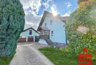 Garage und Seitenansicht