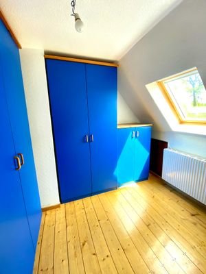 Ankleidezimmer im DG