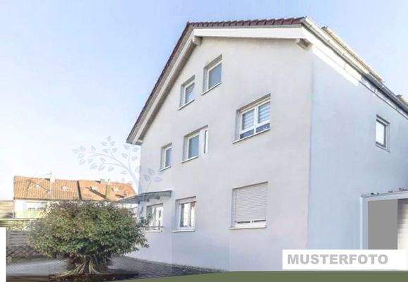 Musterfoto / Mehrfamilienhaus 