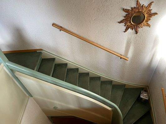 Treppe ins Obergeschoss