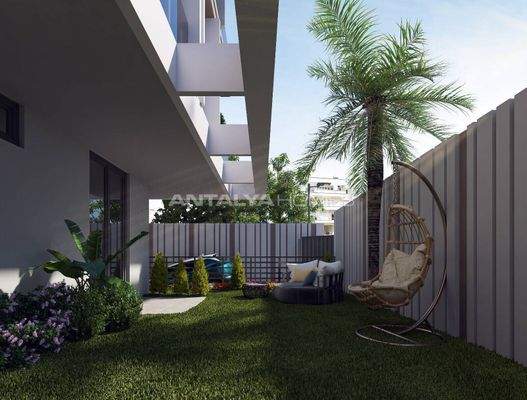 Flats in Complex with Swimming Pool in Antalya Muratpasa